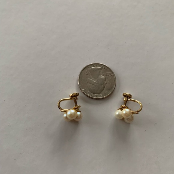 Elegant Pearl Cluster Earrings - Picture 2 of 6